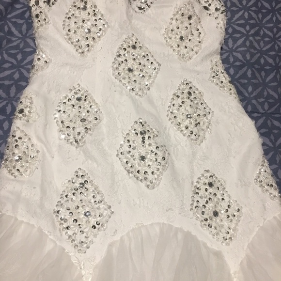 Wedding dress - Picture 4 of 4